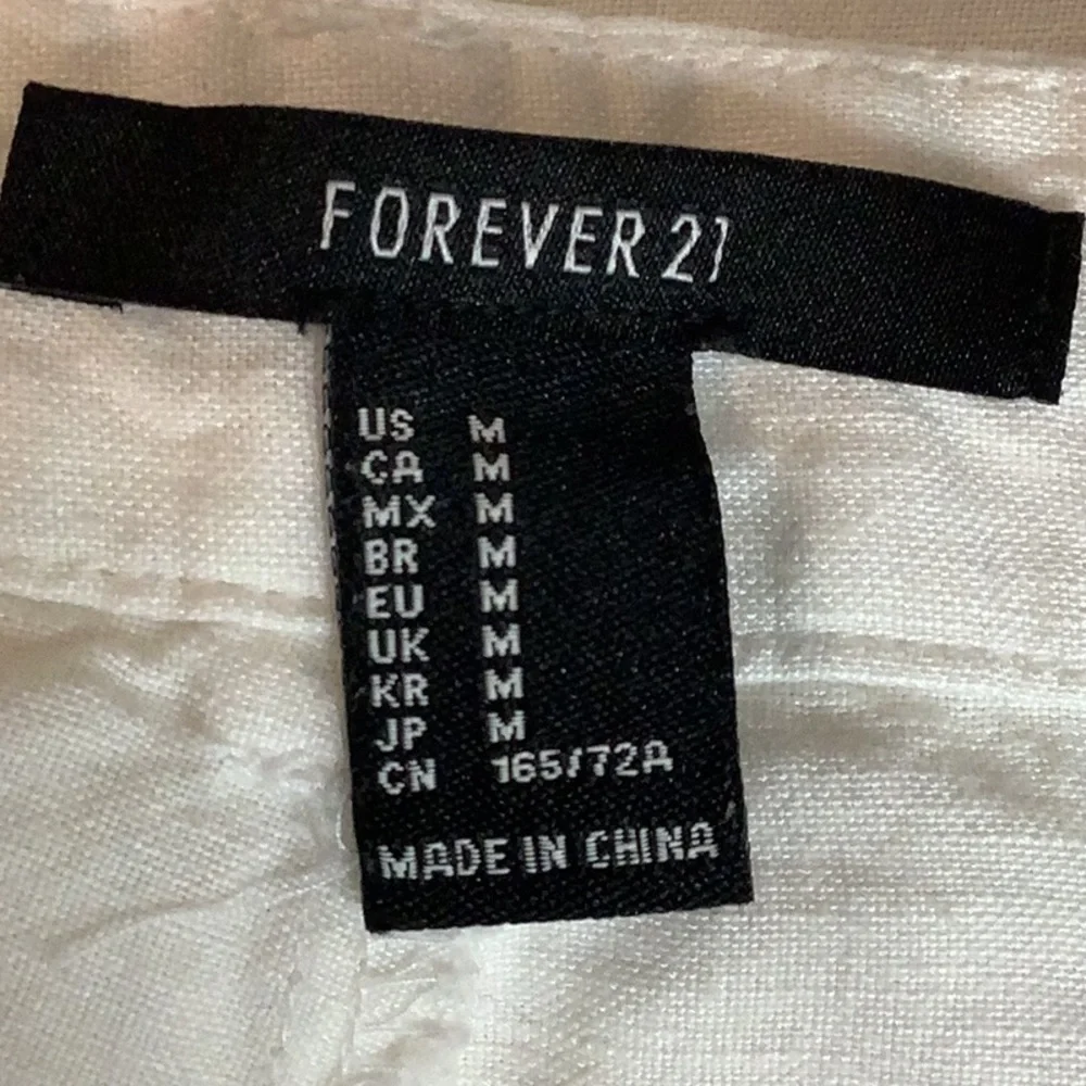 Forever 21 Size Medium White Women's Shorts. Preloved